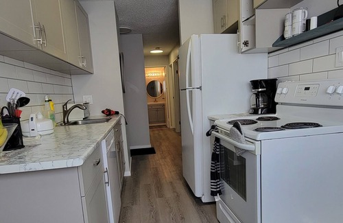 Saskatoon Condo | Location! All comforts, new reno one block from Broadway's amenities.