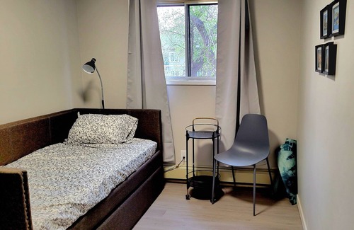 Saskatoon Condo | Location! All comforts, new reno one block from Broadway's amenities.
