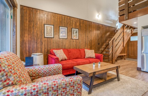 Century West Condo | Location and Privacy in Upper-Level Condo with Mt. Bachelor Village Amenities!