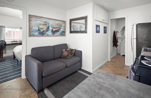 South Mission Beach House | Location And Value! Andrew's 1 Bedroom Beach Home