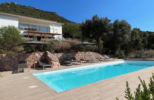 Figari House | Location D'une Villa Climatisée Avec Piscine et Terrain de Pétanque à Figari