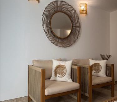 Mandelieu-La-Napoule Bed & Breakfast | Location de chambre Villa les allamandas