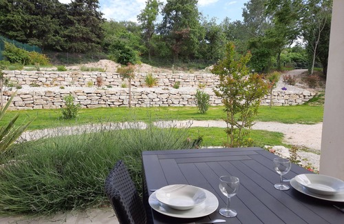 Les Tourrettes Apartment | Location de Studio Meublé de Tourisme Avec Terrasse, Proche de Montélimar