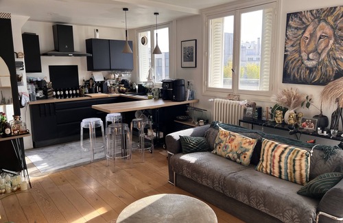 Republique–Point-du-Jour Apartment | Location Estivale