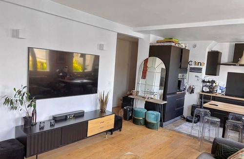 Republique–Point-du-Jour Apartment | Location Estivale