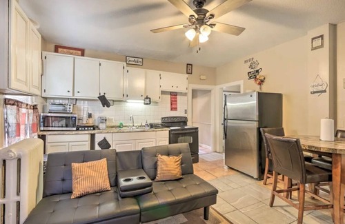 Hartford Apartment | Location, is the key for this 3 bedroom!