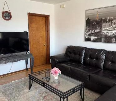 Bridgeport Apartment | Location! Location! 2bd 1bth spacious apartment!