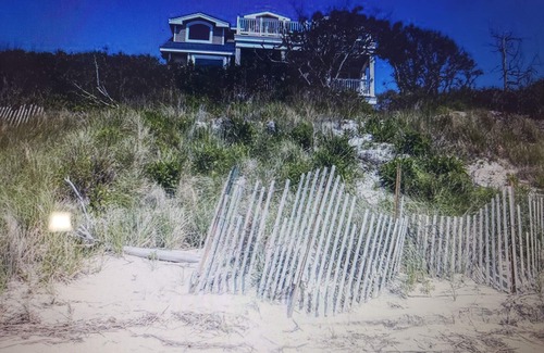 Villas House | LOCATION, LOCATION - BEACHFRONT n3 night min discounts for weekly stay.