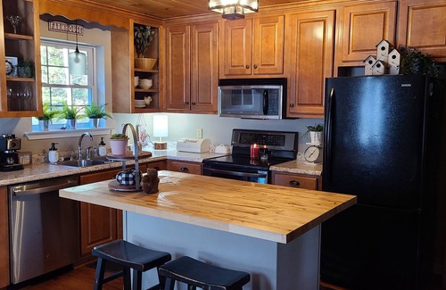 Blue Ridge Cottage | LOCATION LOCATION LOCATION!