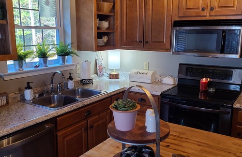 Blue Ridge Cottage | LOCATION LOCATION LOCATION!