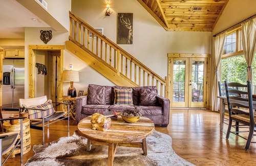 Gatlinburg Cabin | Location! Location! Location! Just a block from DT Gatlinburg-minutes to GSMP!