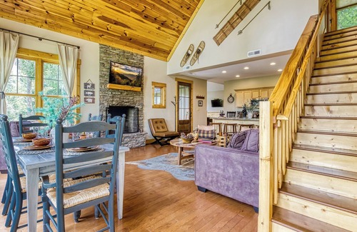 Gatlinburg Cabin | Location! Location! Location! Just a block from DT Gatlinburg-minutes to GSMP!