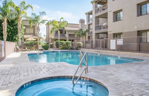 South Scottsdale Condo | Location, Location, Location, King Master+Queen Guest
