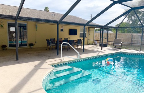 Tropic House | LOCATION, LOCATION, LOCATION!