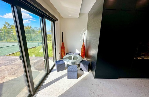 Naples House | LOCATION , LOCATION, LOCATION ! LUXURY OAKES ESTATES HOME FOR SEASONAL RENTAL