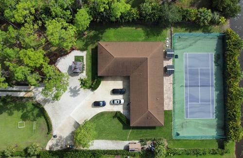 Naples House | LOCATION , LOCATION, LOCATION ! LUXURY OAKES ESTATES HOME FOR SEASONAL RENTAL