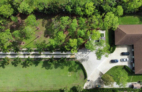 Naples House | LOCATION , LOCATION, LOCATION ! LUXURY OAKES ESTATES HOME FOR SEASONAL RENTAL