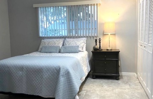 Tempe House | Location! Location! Quiet Modern Townhouse with All Attractions-Events Close By