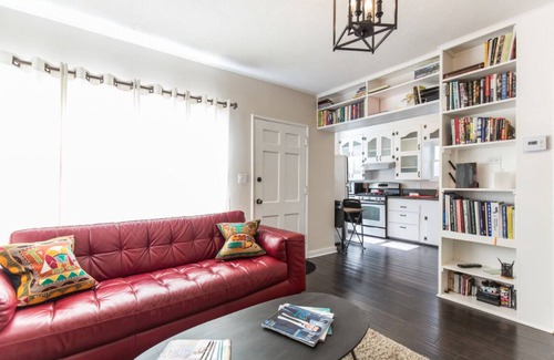 Studio City House | Location, location. Stunning Cape Cod 1 bedroom house, done to the nines