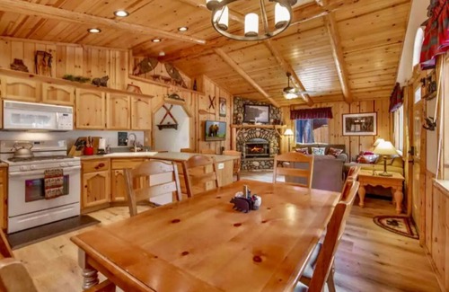 Big Bear Lake Cabin | Location, Location, Location! Emerald Isle Cabin