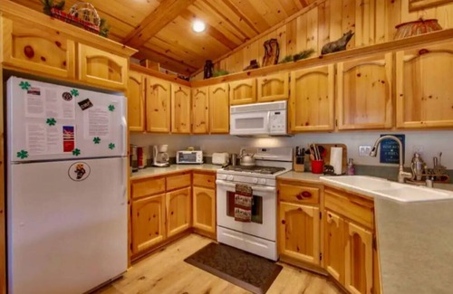 Big Bear Lake Cabin | Location, Location, Location! Emerald Isle Cabin