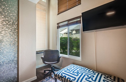 Palm Springs House | LOCATION LOCATION LOCATION Beautiful HOUSE on GOLF COURSE +POOLS-TENNIS