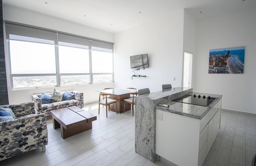 Mazatlan Condo | Location on the Malecon for Carnaval! Torre eMe