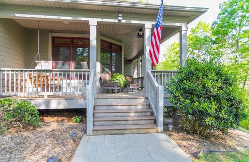 Pisgah Forest House | Location! Pis Nat F., DuPont, Brev. & Ash. 5 bedrooms, 3.5 baths, Sleeps 16!