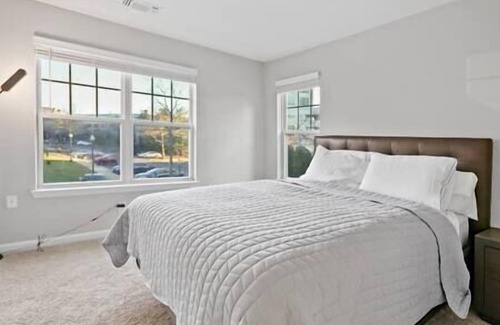 Herndon Apartment | Location | Relax | Simple | Suburban | Boutique