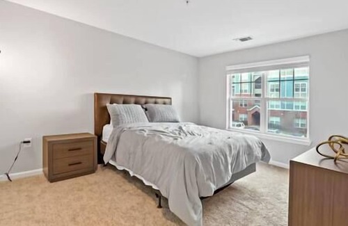 Herndon Apartment | Location | Relax | Simple | Suburban | Boutique