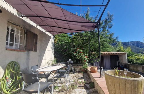 Le Revest-les-Eaux Apartment | Location Saisonnière le Revest les Eaux