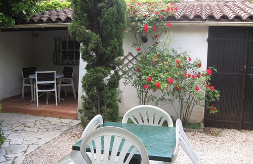 Cuers House | Location Saisonnière Piscine Privée