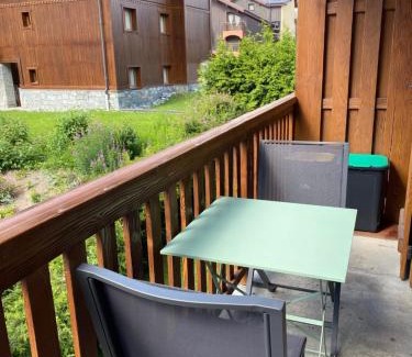 Les Carroz-d'Araches Apartment | Location studio plein centre Les Carroz