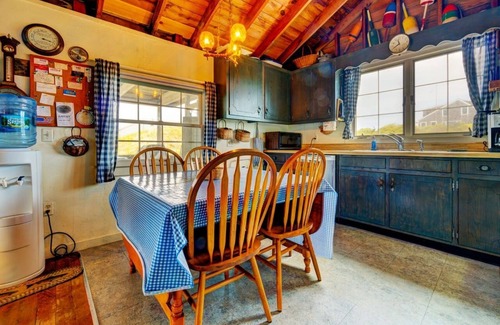 Wellfleet Cottage | Location! Waterfront- Beachfront Cottage on Ryder Beach