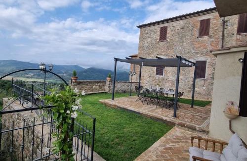 Civitella Benazzone Apartment | Locazione Turistica 35074 Vicolo del Falco Perugia by Vesionica