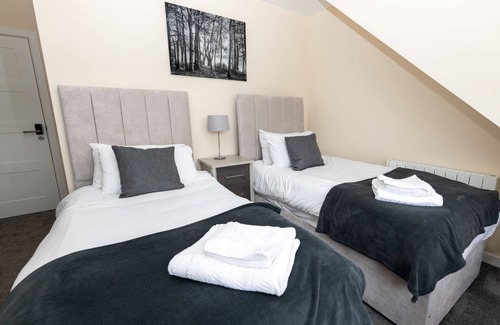 Fort Augustus Hotel | Loch Ness Gate House