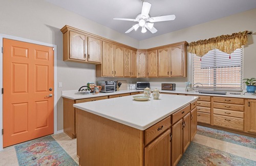 Las Campanas House | Lock-Off Casita: Garage for 1-Car or Truck. DEC 2025 SPECIAL PRICE