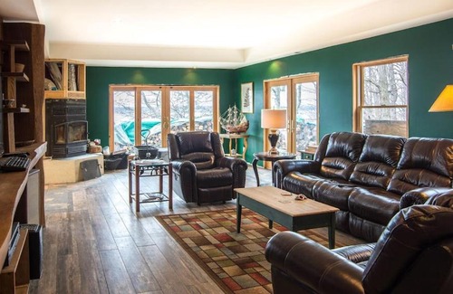 Teall Beach House | Locke's Glen on the Lake