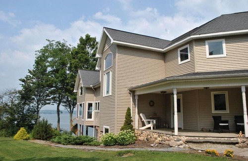 Teall Beach House | Locke's Glen on the Lake