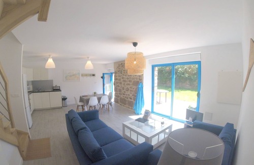 Pleumeur-Bodou House | «LOCKERALIES» longère entirely renovated in edge of sea