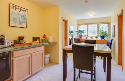 Teall Beach House | 'Locke’s Glen' - Lakefront Geneva Getaway w/Dock!
