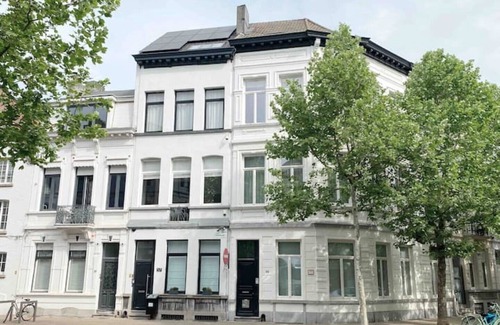 South Antwerp Apartment | LoCo Paradiso: DJbooth, bar, terrace, cinema