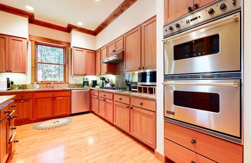 Crooked Pines House | Lodestar #2001 (5-Bedroom Home) - Pets Allowed by RedAwning
