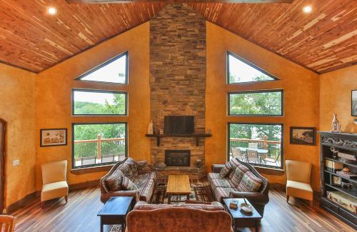 Branson House | Lodge 16