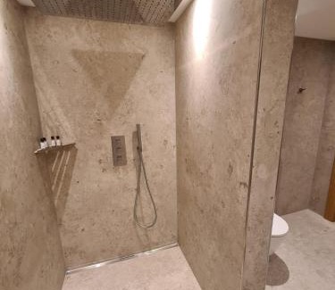 Engedey Apartment | Lodge 2713, Privat Spa ,Sauna, Outdoor Whirlpool, Kamin, Kfz Ladestation, Top Alpenpanorama,