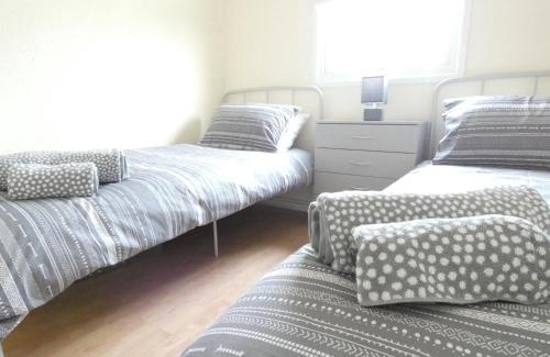 Llanybri Apartment | Lodge 54 Elmrise Park