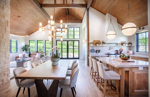 Leipers Fork Cabin | Lodge at Leipers Fork, luxury and beauty.