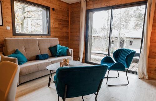 Le Chambon-sur-Lignon House | Lodge avec bain à remous privatif, piscine, salle de sport et aire de jeux au bord du golf de Chambon - FR-1-582-370