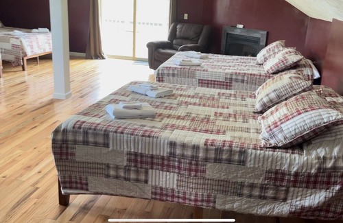Oneida Cabin | Lodge, fishing, trails, celebrations,anniversaries, corporate parties, birthdays