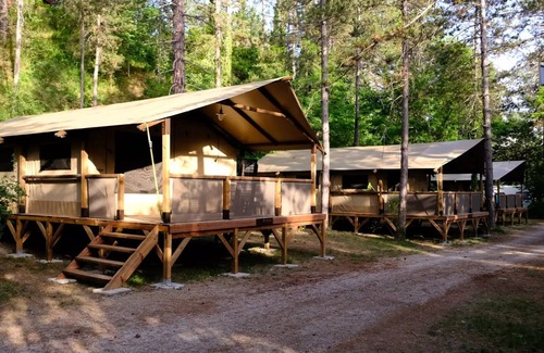 Die House | Lodge Insolite Bivouac (no bathroom, no kitchen) (1bed- 1/2pers) 2 persons